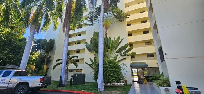 Building Photo - 1054 Green St Rental