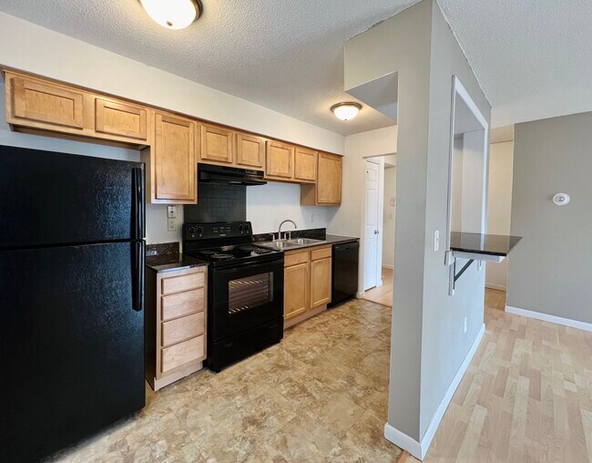 Photo - 2740 Pleasant