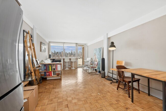 Photo - 899 JFK Blvd E