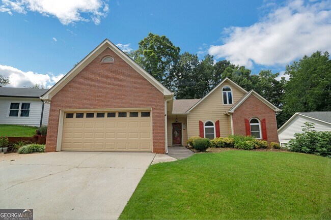 Photo - 487 Ravinia Way