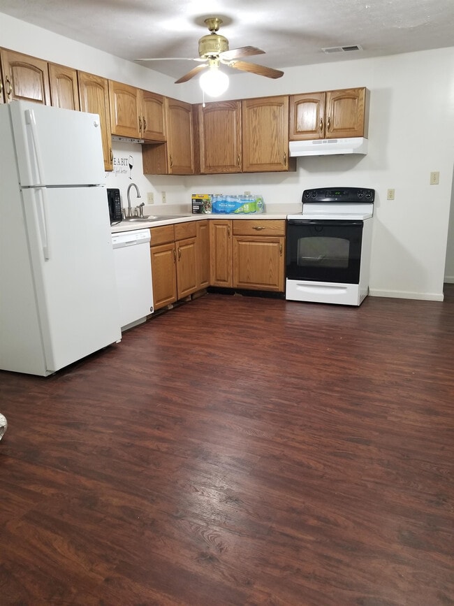 Photo - 355 10th St NW
