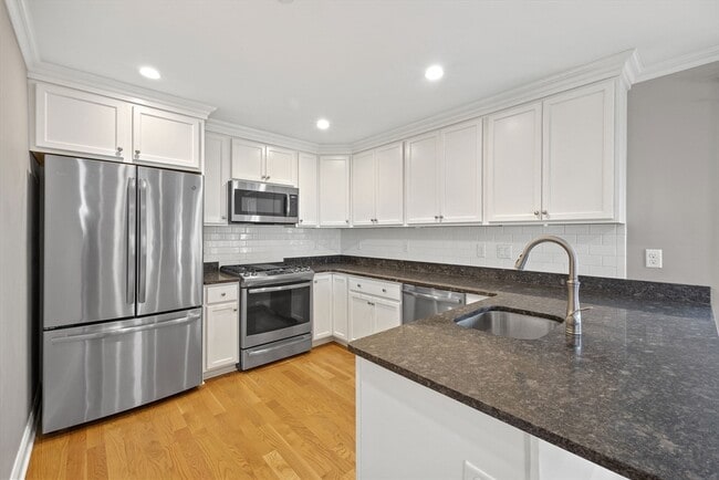 Photo - 25 Howland St Unit 3