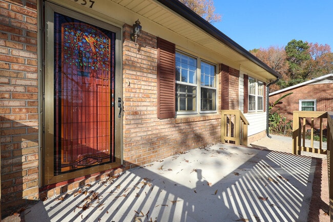 Photo - 937 Green Cir Dr