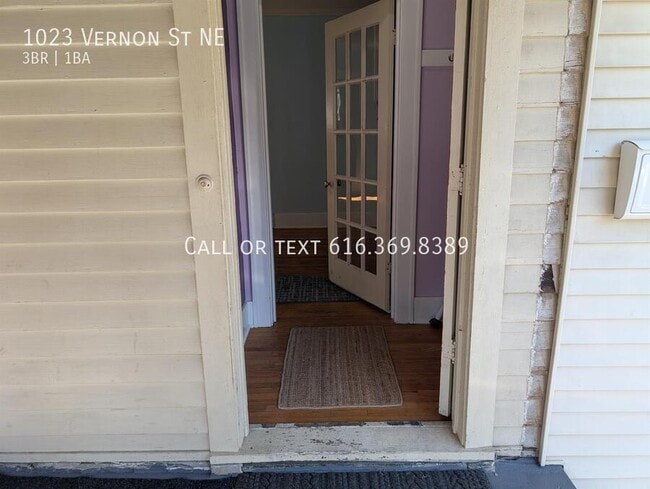 Photo - 1023 Vernon St NE