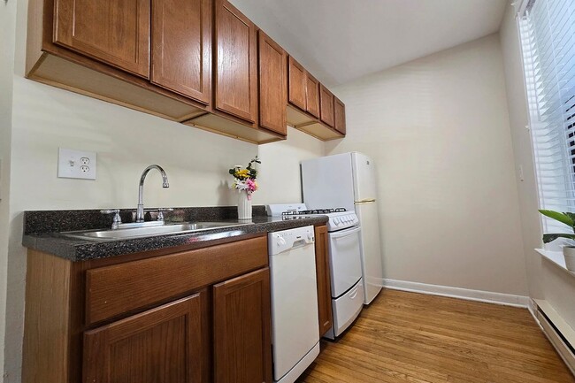 Photo - 917 W Waveland Ave Unit 1A