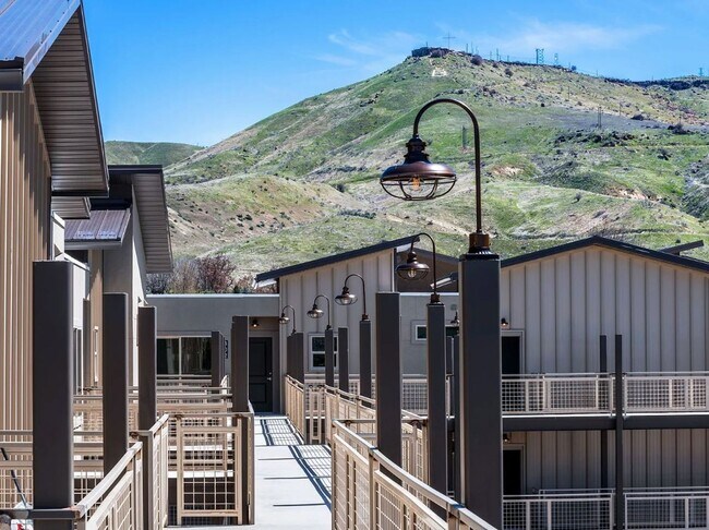 Photo - Warm Springs Gardens