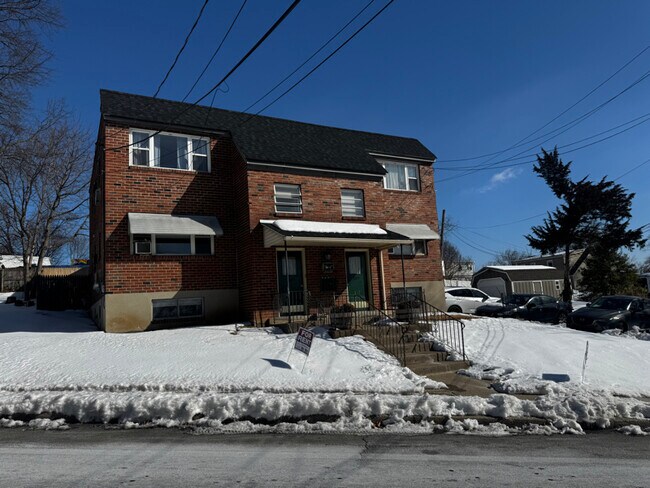 Photo - 207 Summit Ave Unidad B