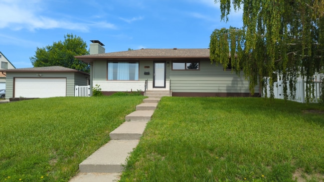 Building Photo - 700 Riverview Blvd NW Rental