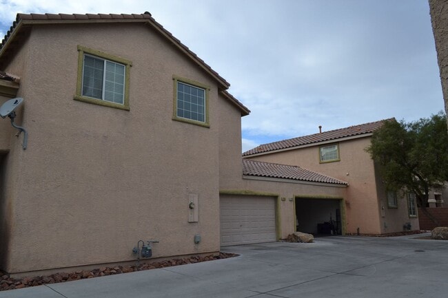 Photo - SW - 3 BEDROOMS PLUS LOFT SPACE