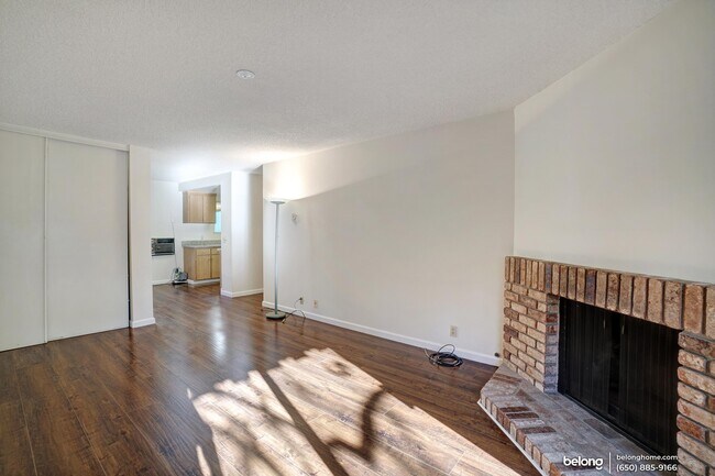 Photo - 1070 Mercedes Ave Unit 7