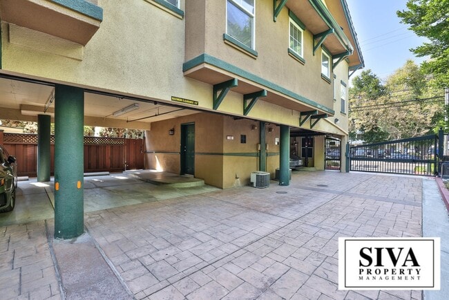 Photo - 808 Lenzen Ave