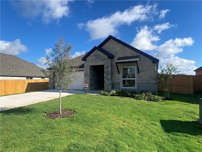 Photo - 104 Periwinkle Ln