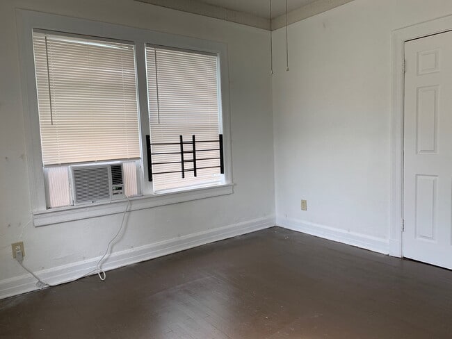 Photo - 2622 Boulevard St Unit 2