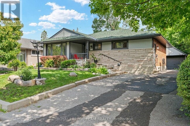Photo - 879 Pleasant Park Rd