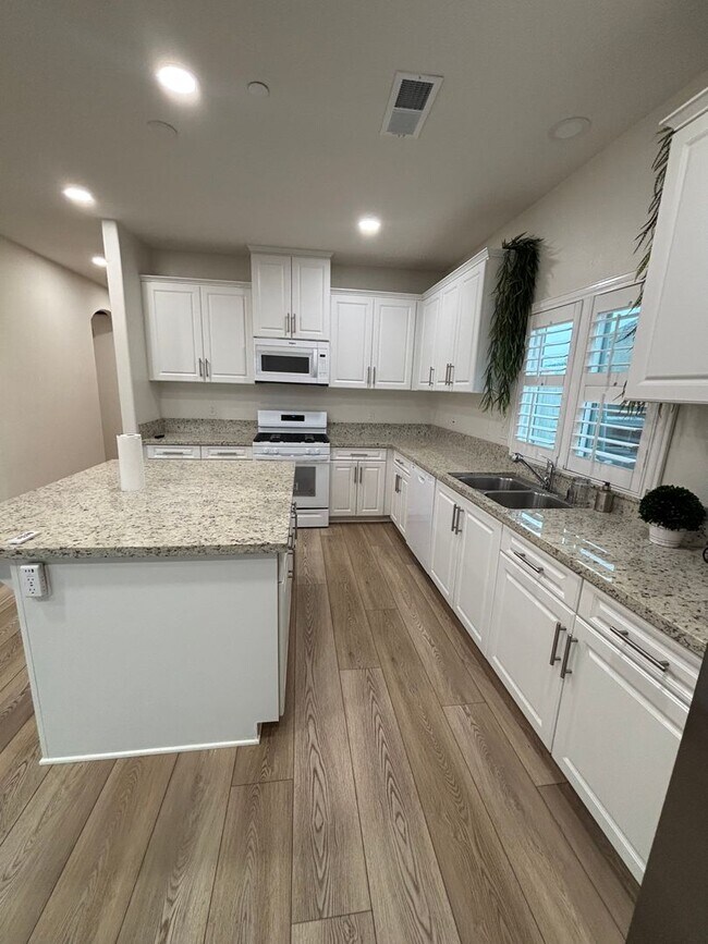 Photo - Beautiful New 4-Bedroom Home for Rent – Modern Living at Its Best!