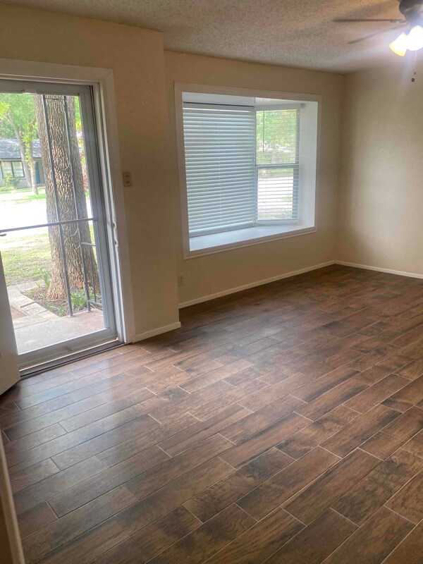 Photo - 4207 Timbercrest Ln