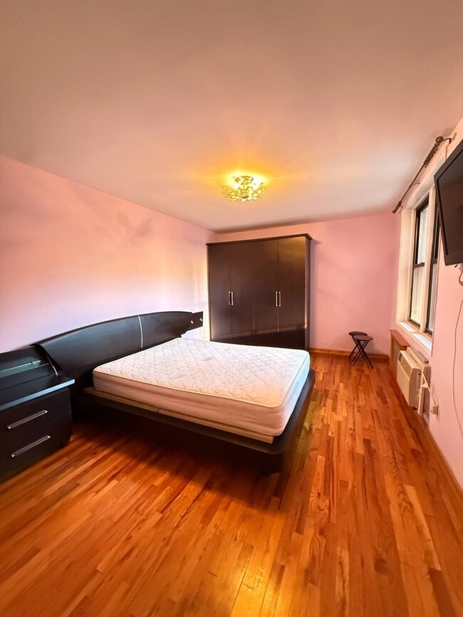 Photo - 1580 E 18th St Unit 2F