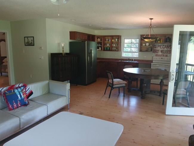Photo - 720 Smathers St