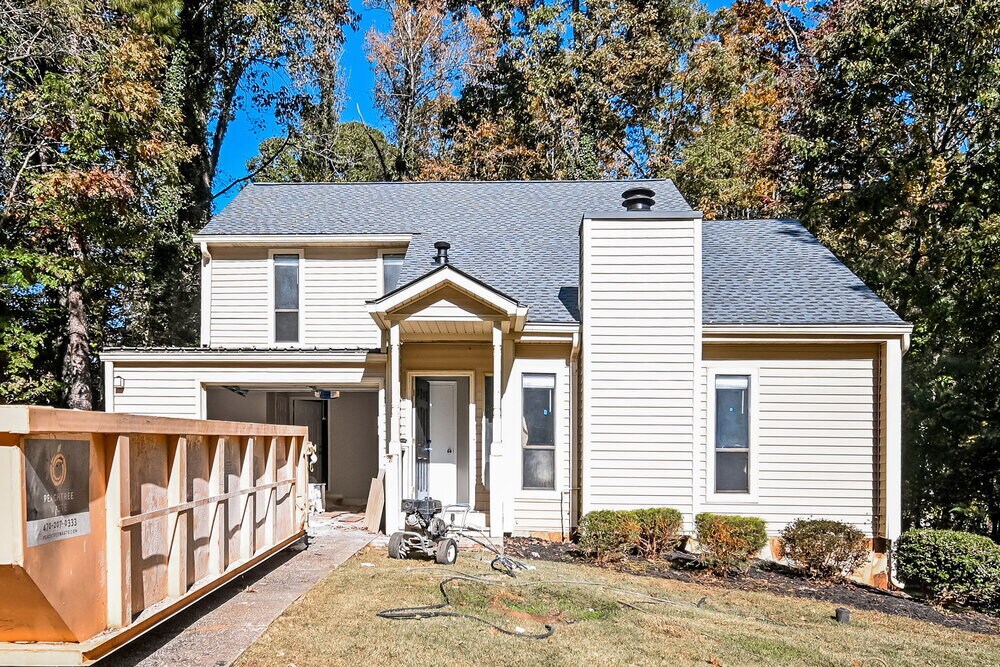 Photo - 338 St Patrick Dr SW