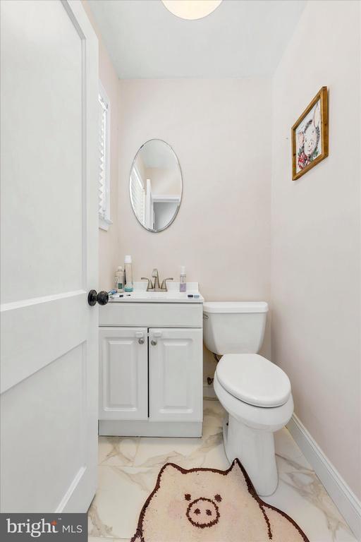 Photo - 1646 Surrey Ln