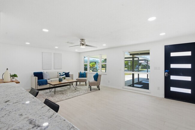 Photo - 613 N Highview Ter