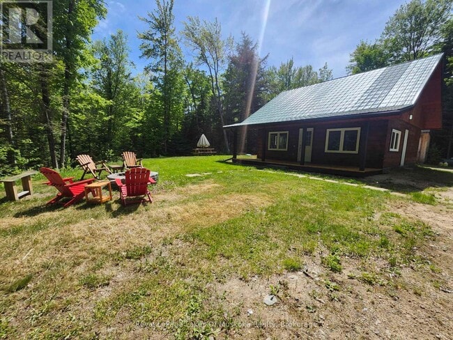 Photo - 3997 Chetwynd Rd
