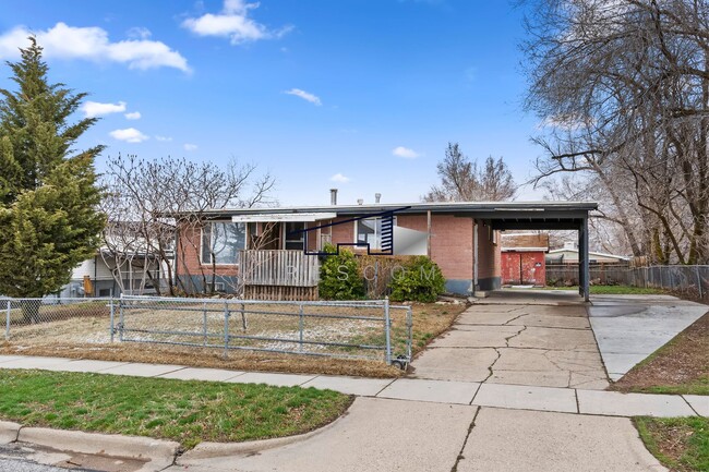 Ogden 3 Bedroom Home. - Ogden 3 Bedroom Home.