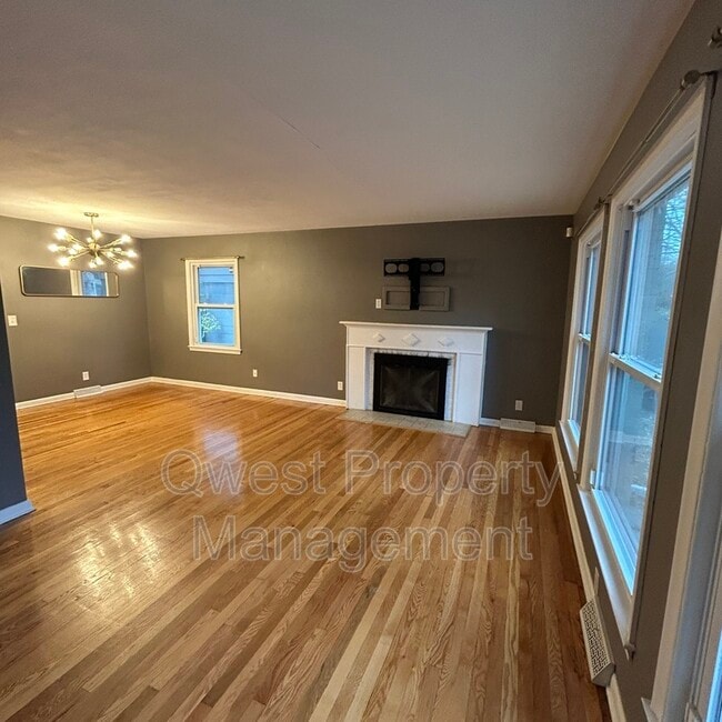 Photo - 1532 Sylvan Ave SE