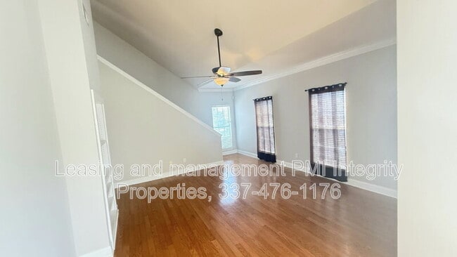 Photo - 4625 Burbank Dr Unit Apt 507