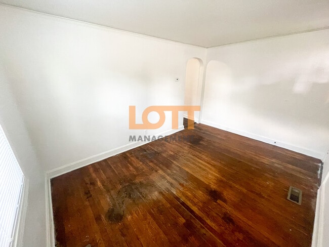 103 Farrs Bridge Rd