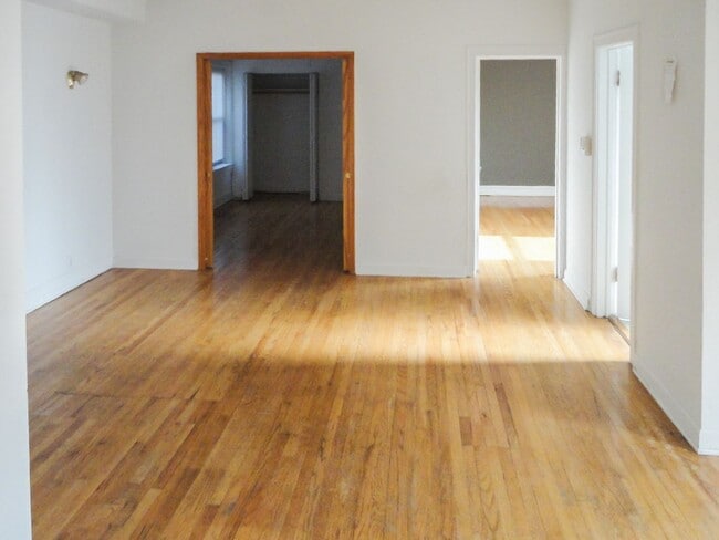 4838 N Wolcott Ave Unit 3B