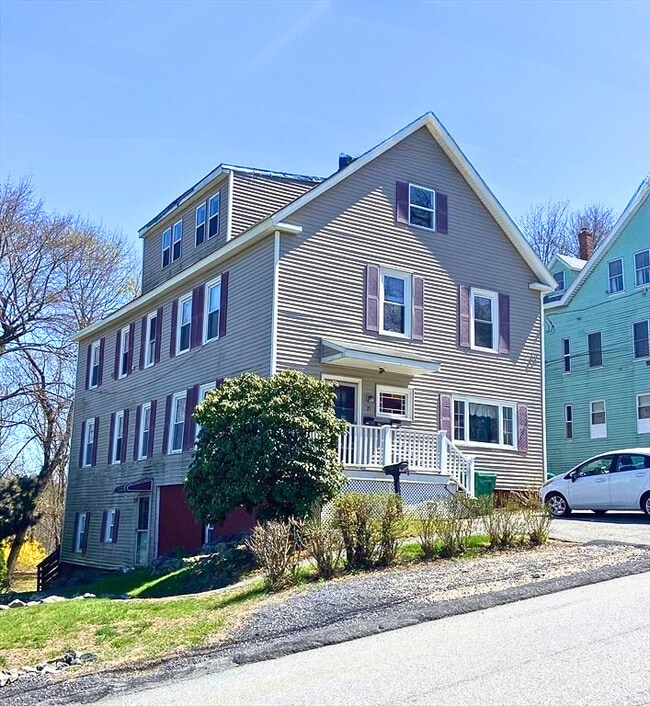 Building Photo - 21 Birch St Unit 3 Rental