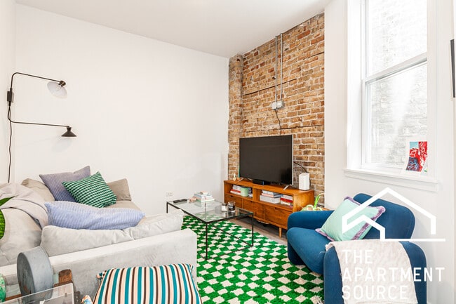 Photo - 2743 W Division St Unit 4F