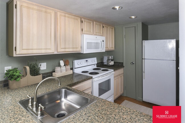 Photo - Summit Chase Apartments