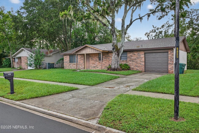 Photo - 9937 Moss Side Ln