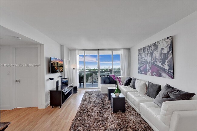 Photo - 1900 Sunset Harbour Dr Unidad 1003