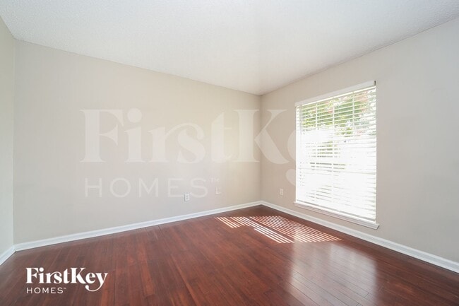 Photo - 4052 Edgeland Trail