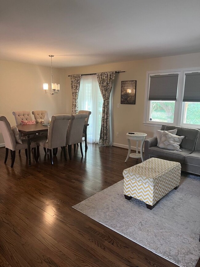 Photo - Charming 3Bed/3Bath SFH in Nottingham