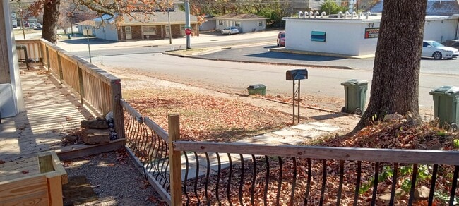 Photo - 832 W Eagle St