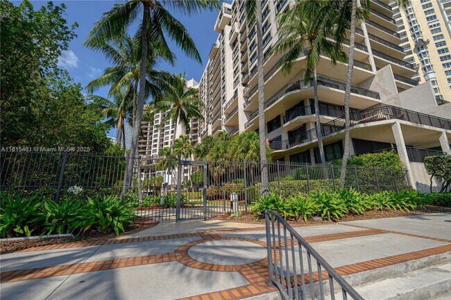 Photo - 540 Brickell Key Dr Unidad 600 Rental