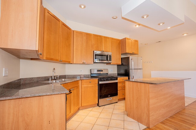 Photo - 3710 N Halsted St