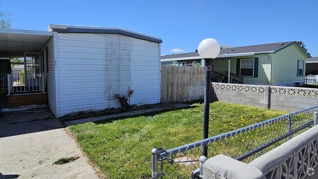 Building Photo - 521 Albatross Dr Rental