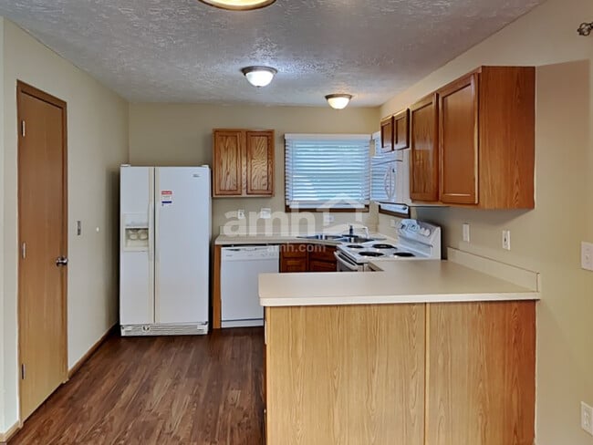 Photo - 825 Whitehead Dr