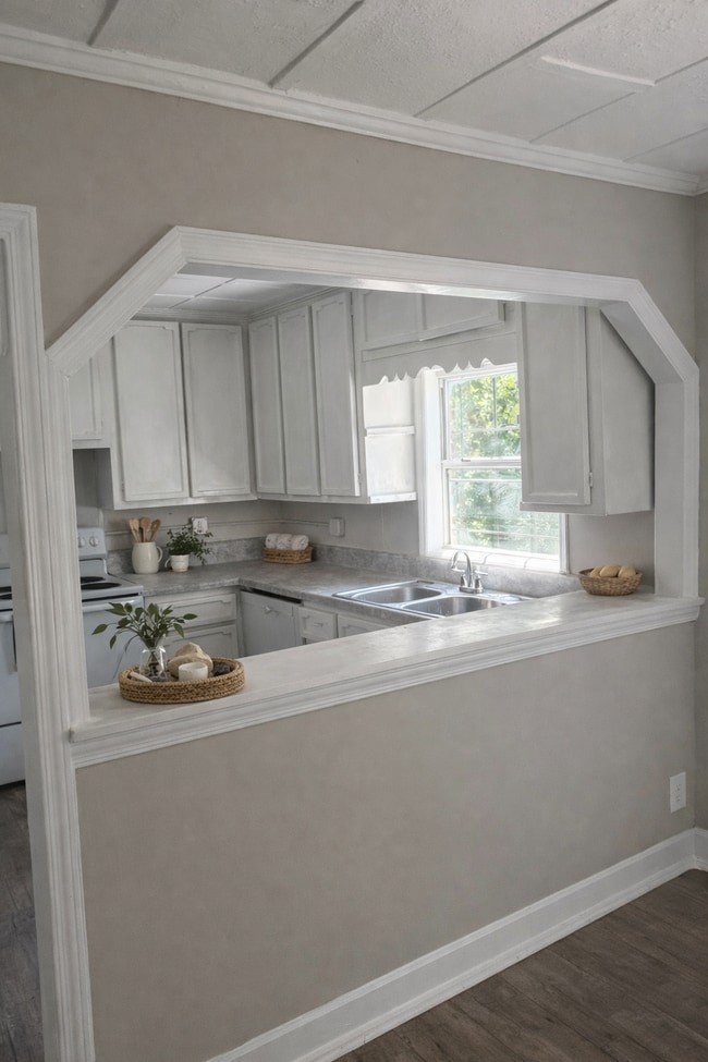 Photo - 3775 Grand Ave