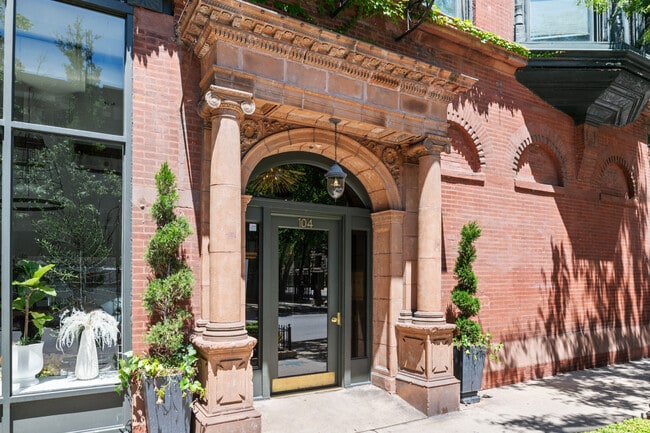 104 West Oak Street Chicago - 104 W Oak St Unit 4E