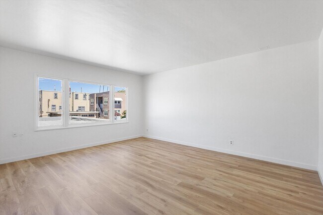 Building Photo - 2432 Webb Ave Unit 2432 Webb Ave #B - LU