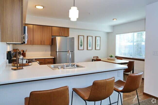 1BR, 1BA - 652 SF