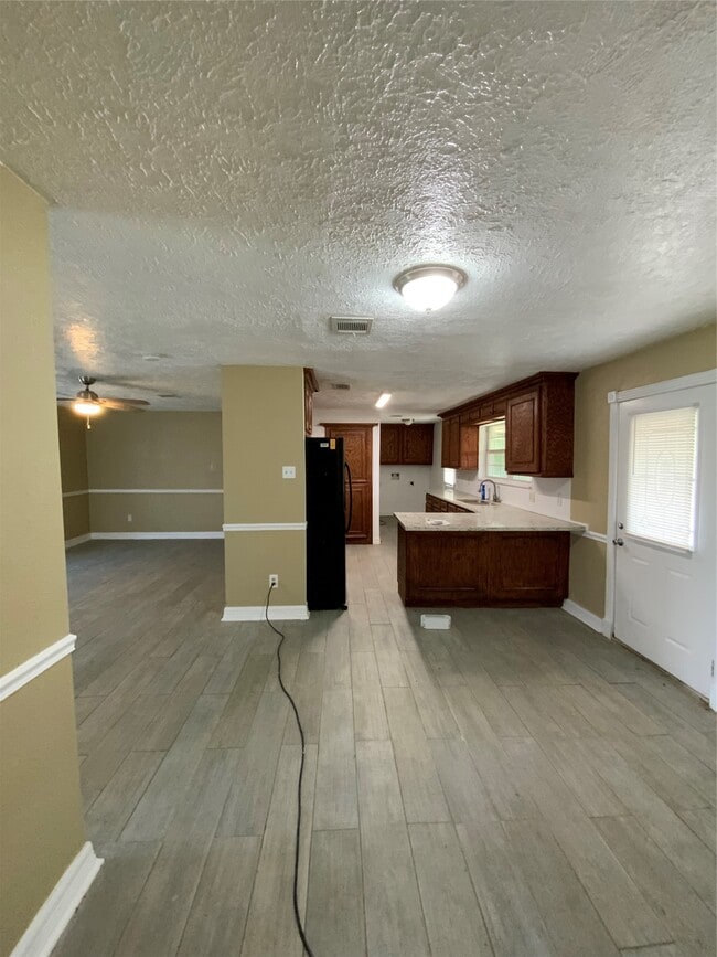 Photo - 515 S Burnett Dr