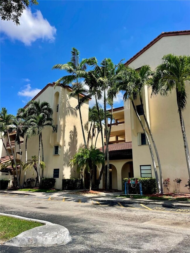 Building Photo - 9280 SW 123rd Ct Unit 305 Rental