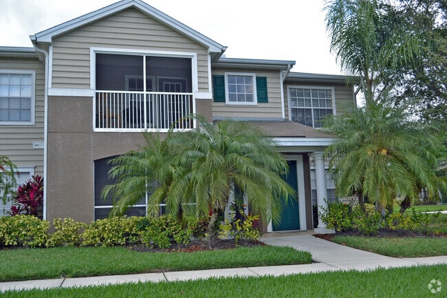 Building Photo - Luxury 2 bedroom 2 bathroom condo with lak...
